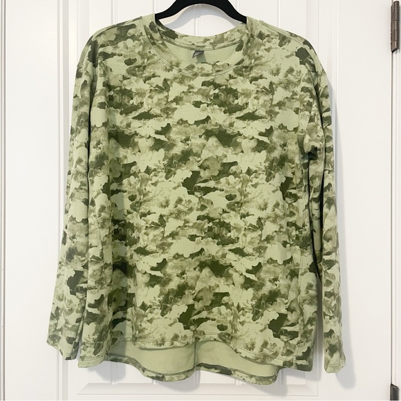 Joe Fresh Active Crewneck Sweatshirt in Green Pattern Size Medium - Picture 1 of 5